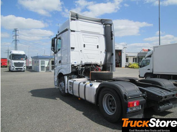 Vilcējs MERCEDES-BENZ Actros 1848