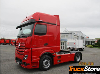Vilcējs MERCEDES-BENZ Actros 1848