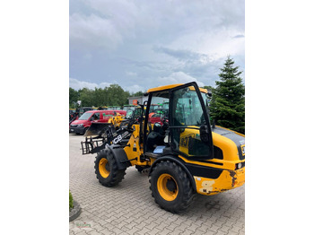 Riteņu iekrāvējs JCB 407: foto 3