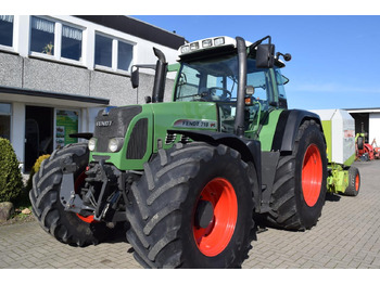 Traktors FENDT 718 Vario