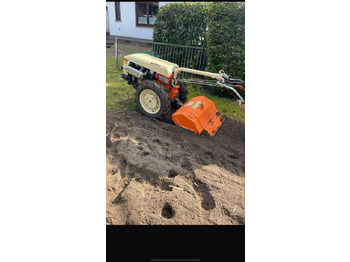Traktors HOLDER