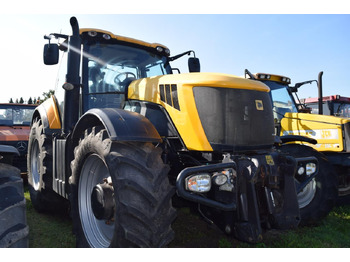 Traktors JCB