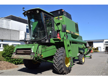 Labības kombains JOHN DEERE