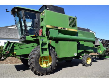 Labības kombains JOHN DEERE