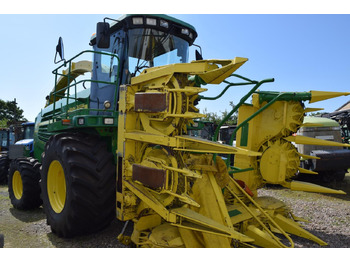 Lopbarības kombains JOHN DEERE 7400