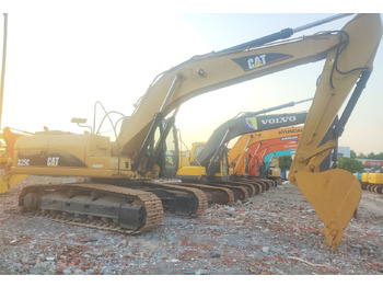 Kāpurķēžu ekskavators CATERPILLAR 325C