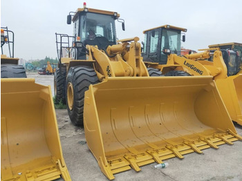 Riteņu iekrāvējs CATERPILLAR 966H