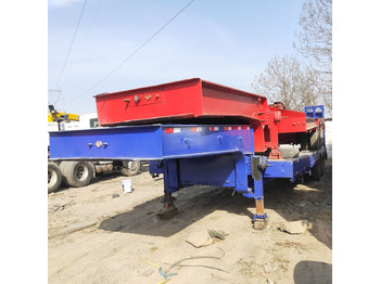 Puspiekabe zema profila platforma