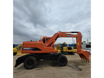 Riteņu ekskavators DOOSAN DH150W