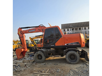 Riteņu ekskavators DOOSAN DX150W