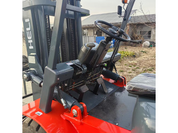 Dīzeļiekrāvējs HELI FD45: foto 4