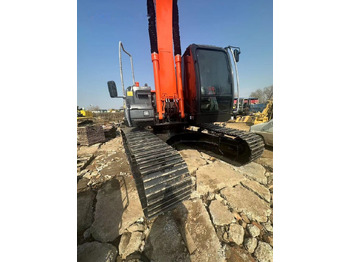 Kāpurķēžu ekskavators HITACHI ZX200