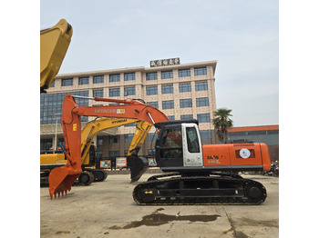 Kāpurķēžu ekskavators HITACHI ZX240