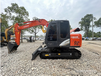 Kāpurķēžu ekskavators HITACHI ZX70