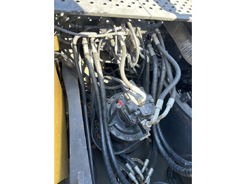 Kāpurķēžu ekskavators Komatsu PC240LC: foto 4