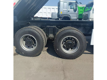 Kravas automašīna pašizgāzējs SHACMAN F3000: foto 3