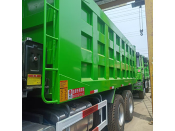 Kravas automašīna pašizgāzējs SINOTRUK HOWO 6x4: foto 4