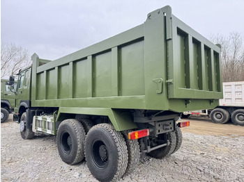 Kravas automašīna pašizgāzējs SINOTRUK HOWO 6x4: foto 2