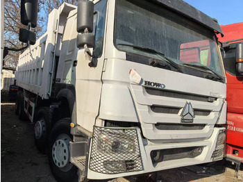 Kravas automašīna pašizgāzējs SINOTRUK HOWO 8x4: foto 2