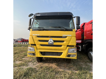 Kravas automašīna pašizgāzējs SINOTRUK HOWO: foto 2