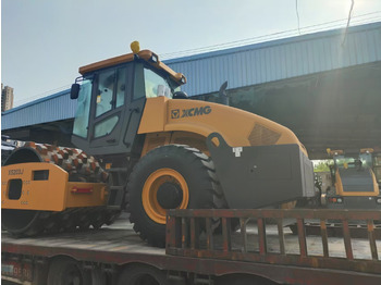 Ceļu veltnis XCMG XS203J