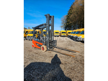 Elektroiekrāvējs Linde E25 R Roadster , 6.880mm Hubhöhe, StVZO hydr. Zi: foto 2