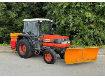 Traktors KUBOTA