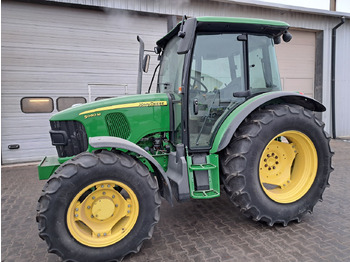 Traktors JOHN DEERE 5090M