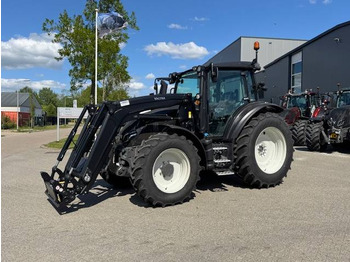 Traktors VALTRA
