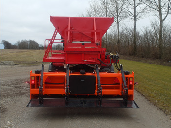 Jaunā Skrēperis GST  1500-3000  Gravel Road leveler box laying of gravel  for trucks and tractor: foto 2