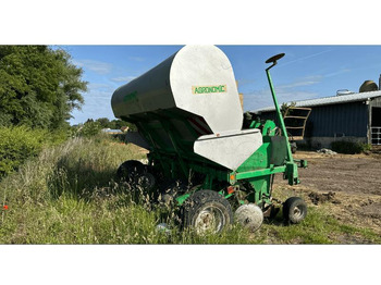 Kartupeļu stādāmā mašīna AGRONOMIX RBS TH: foto 2 Kartupeļu stādāmā mašīna AGRONOMIX RBS TH: foto 2