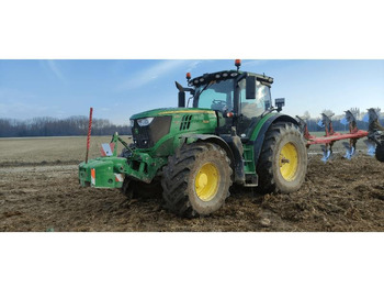 Traktors JOHN DEERE 6215R