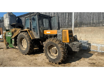 Traktors RENAULT