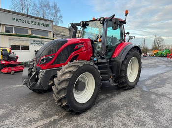 Traktors VALTRA T214
