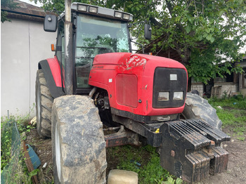 Traktors MASSEY FERGUSON 8220