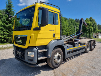 Pacēlājs ar āķi MAN TGS 33.480