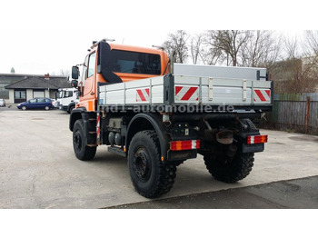 Kravas automašīna pašizgāzējs UNIMOG U300