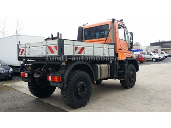 Kravas automašīna pašizgāzējs UNIMOG U300