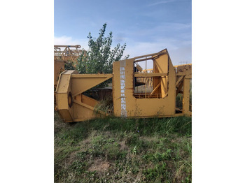 Torņa celtnis LIEBHERR