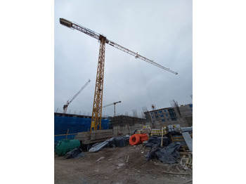 Torņa celtnis LIEBHERR