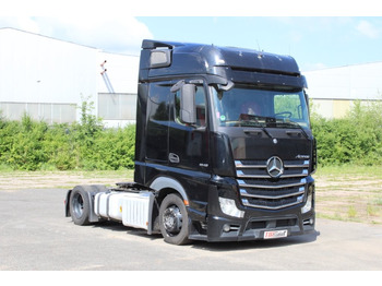 Vilcējs MERCEDES-BENZ Actros 1848
