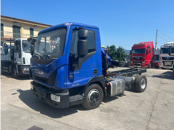 Kravas auto ar manipulatoru IVECO EuroCargo