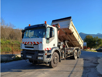 Kravas auto ar manipulatoru IVECO Trakker