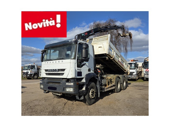 Kravas auto ar manipulatoru IVECO Trakker