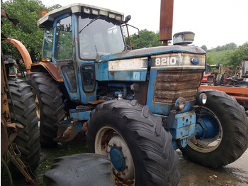 Traktors FORD