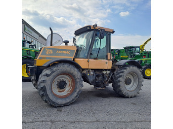 Traktors JCB