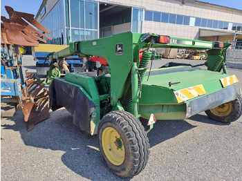 Pļāvējs JOHN DEERE