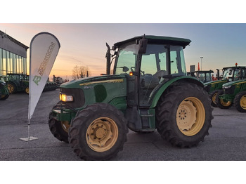 Traktors JOHN DEERE 5820