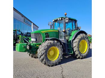 Traktors JOHN DEERE 7530