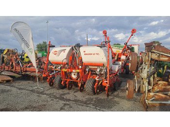 Precīzās izsējas sējmašīna KUHN